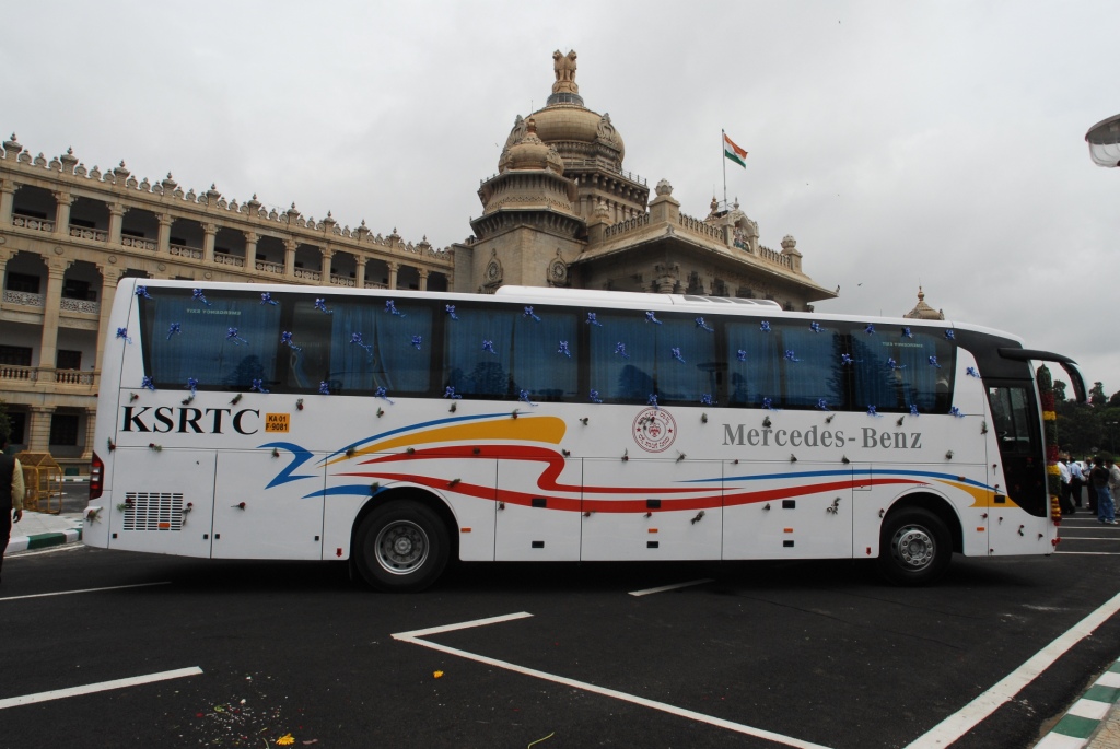 Indian Luxury Buses