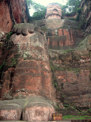 Leshan Buddha view from bottom