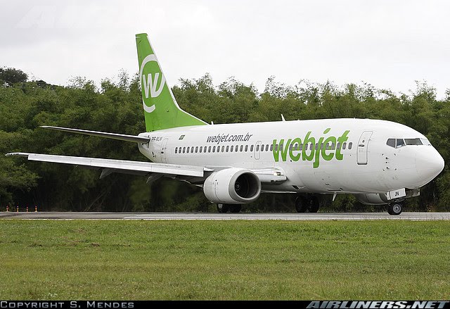 [Brasil] Urubu bate em turbina de avião e cancela voo Webjet+737+PR-WJN
