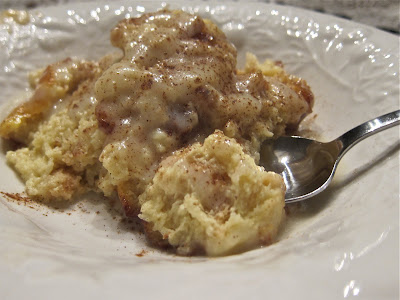 This Amish Style Bread Pudding is so delicious and spicy with creamy cinnamon chips. It's a perfect fall dessert, perfect with a steaming cup of coffee. #WomenLivingWell #amishdesserts #easydesserts #breadpudding