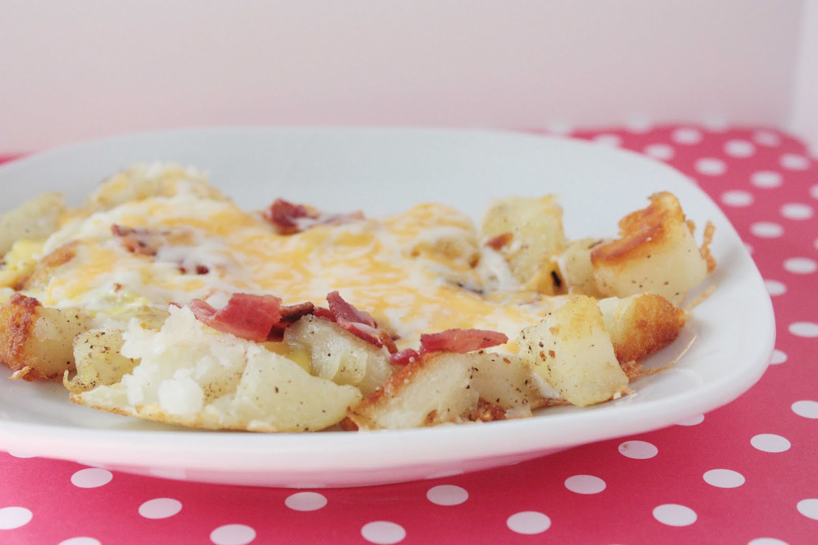 Momma Hen's Kitchen: Hash Browns with Eggs, Bacon, and Cheese
