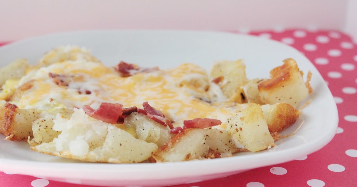 Momma Hen's Kitchen: Hash Browns with Eggs, Bacon, and Cheese