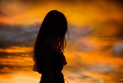 غروب آخر للشمس Girl,sunset,photography,portrait-63c1d1b36aff92c9c50a09ecff69ba64_h