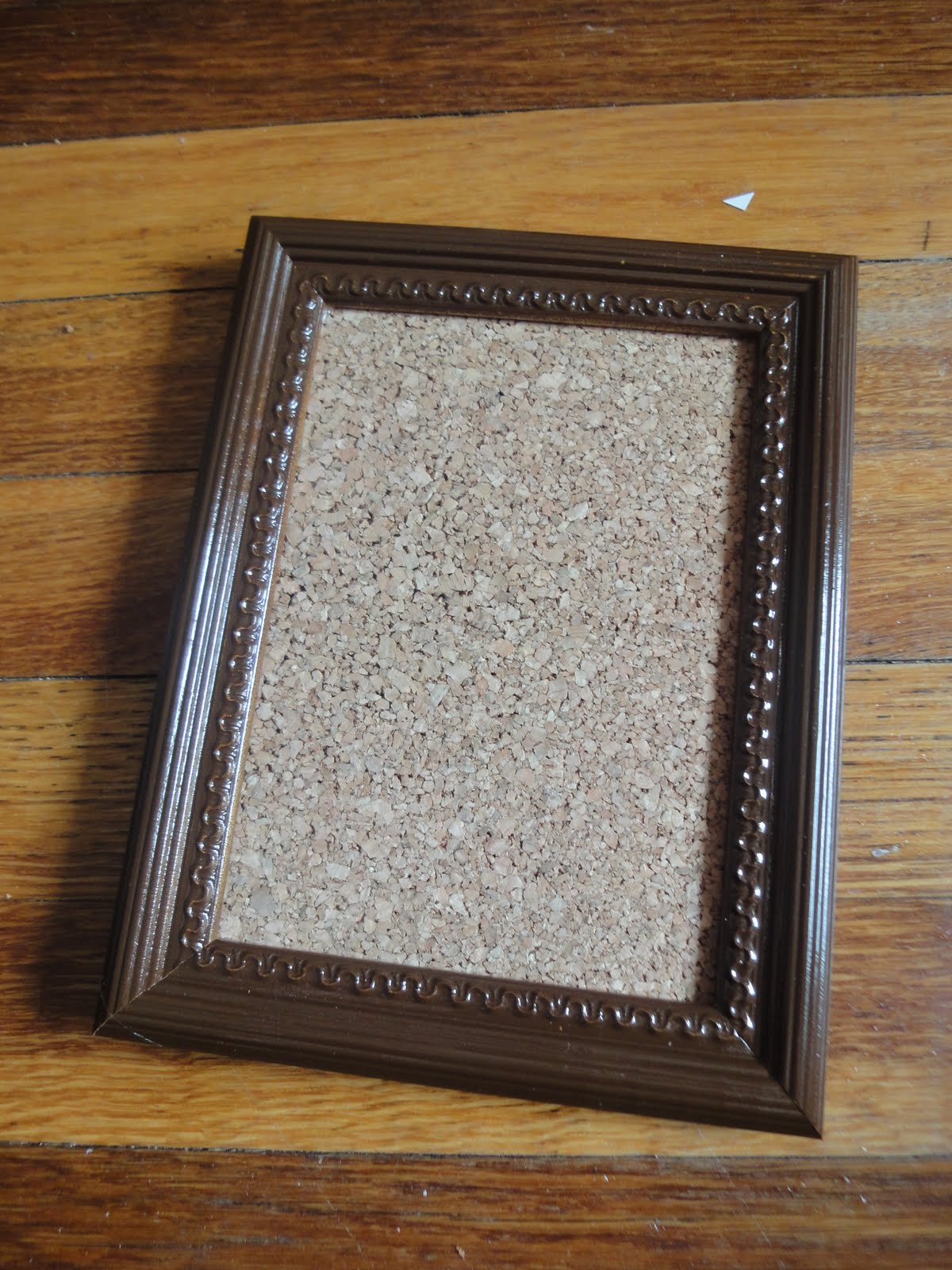 Minimalist Cork Picture Frame for Small Space