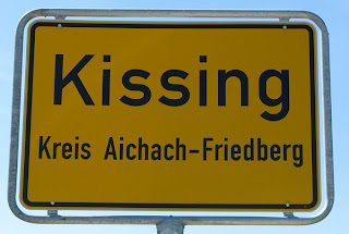 Destinacije sa najčudnijim nazivima Selo+Kissing+Paradoksija