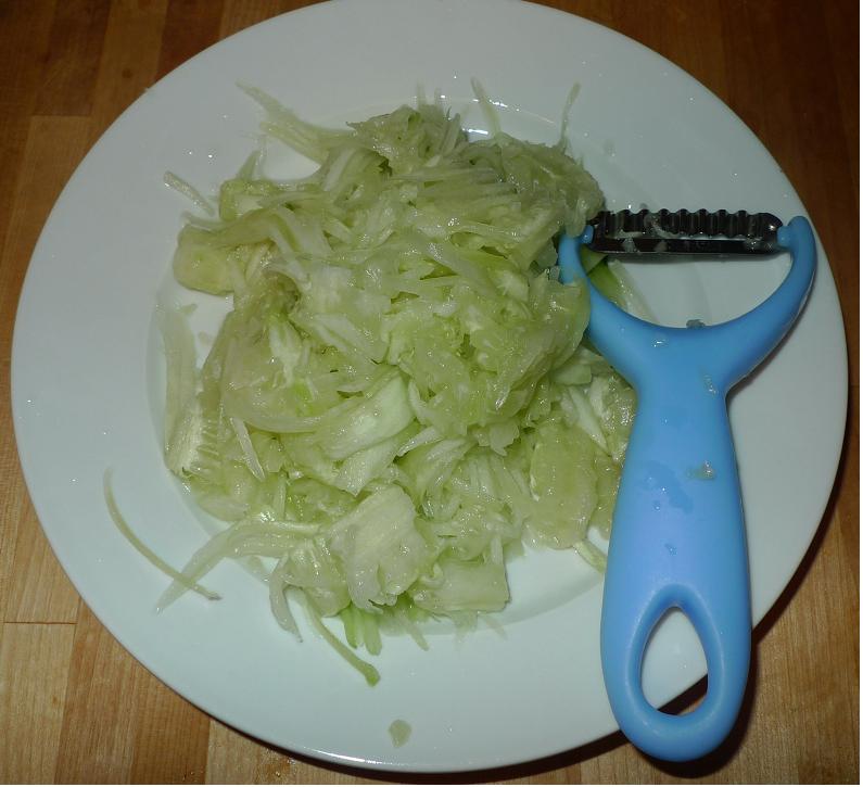 how to shred cucumber