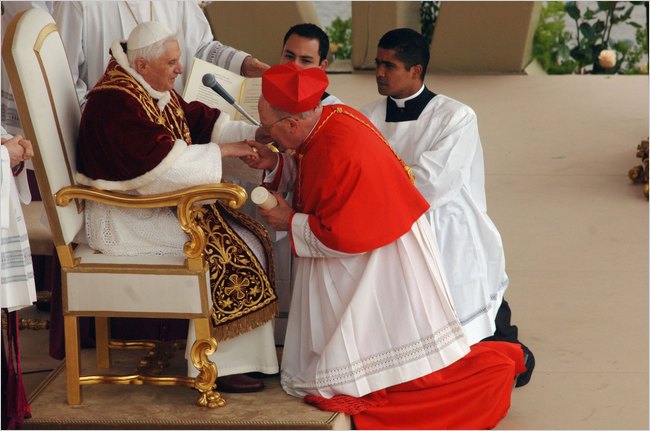 cardinal+levada+kissing+pope+benedict+xvi+bowing+obedience+prostrate+catholic+church+sexual+abuse+collusion+cover-up+hypocrisy+liar+vatican+cdf.jpg