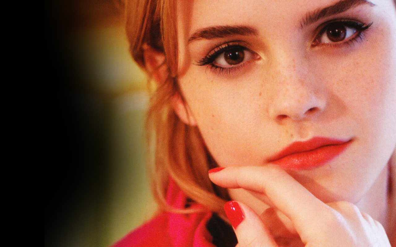 http://2.bp.blogspot.com/_JU_j7jj5TjU/TTieC4SkdYI/AAAAAAAAAvI/P7tVjUPWCcE/s1600/Emma-Watson-face-close-up.jpg