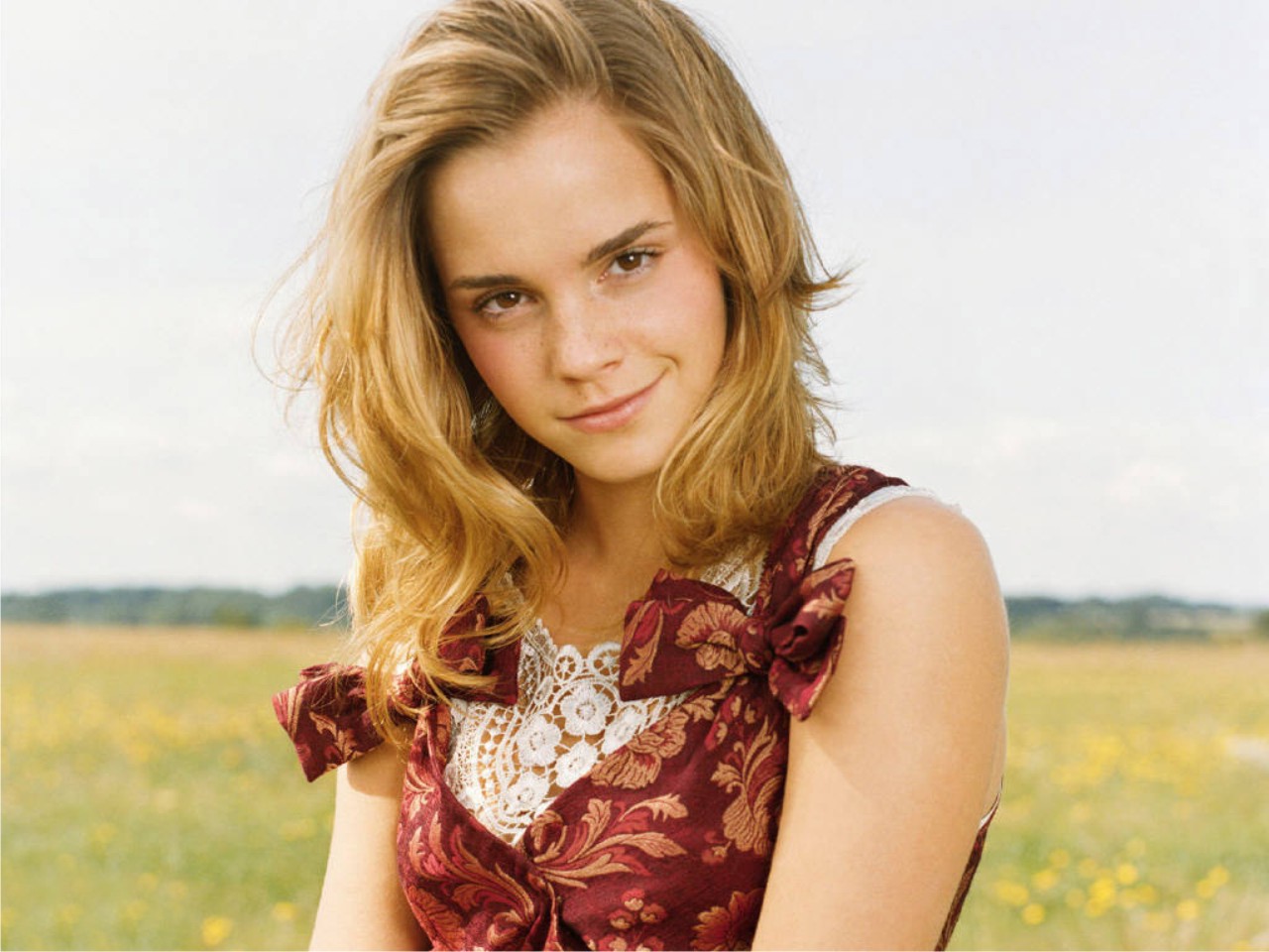 http://2.bp.blogspot.com/_JU_j7jj5TjU/TTifZy9QiuI/AAAAAAAAAvQ/r3iZAqCSHww/s1600/emma-watson-wallpaper-1.jpg