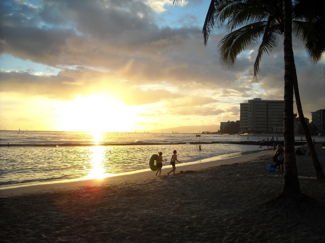 hawaii beaches at sunset. hawaii beach sunset.