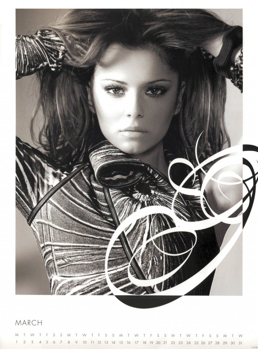 http://2.bp.blogspot.com/_JUw2aRvPUwc/SxEFGfLtcII/AAAAAAAAOEI/ATTaFZ8dQ7g/s1600/Cheryl+Tweedy+Cole+Photo+Shoot+for+Official+2010+Calendar+3.jpg
