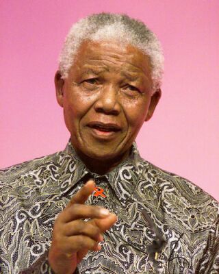 Lista das celebridades mais respeitadas Nelson+Mandela+Photos4