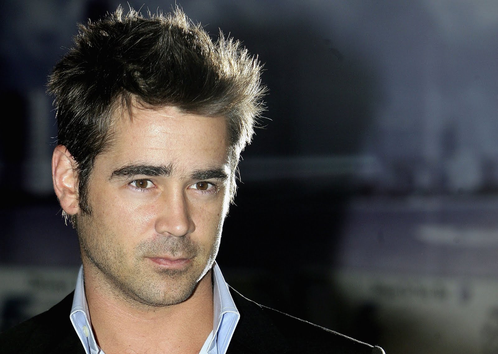 http://2.bp.blogspot.com/_JUw2aRvPUwc/TUE6daFdMoI/AAAAAAAAgjU/LkcrcXVmKog/s1600/Colin+Farrell+Photos+3.jpg