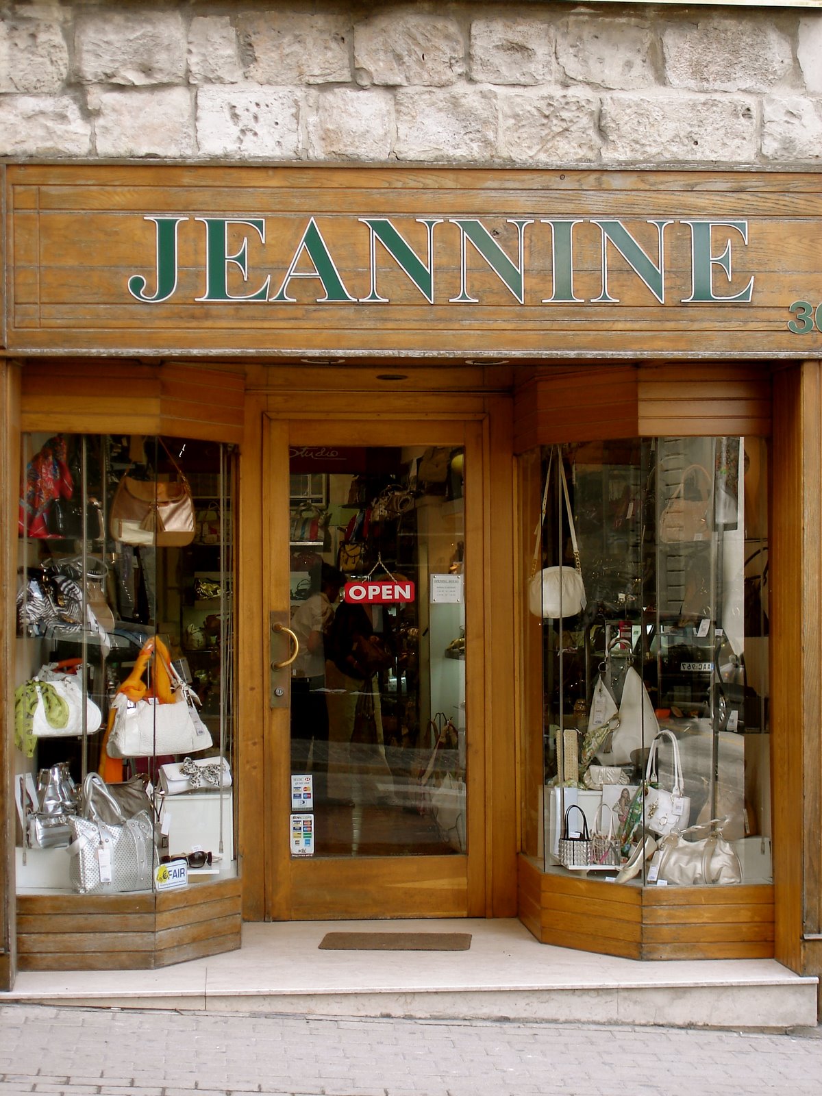 [Jeannine+Sign.JPG]