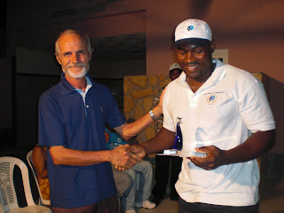 Armando Angélico recebe Troféu