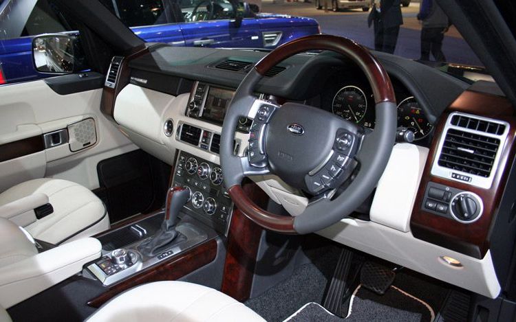 JAKARTA RENT CAR &amp; LIMOUSINE SERVICE Range Rover Sport 2010