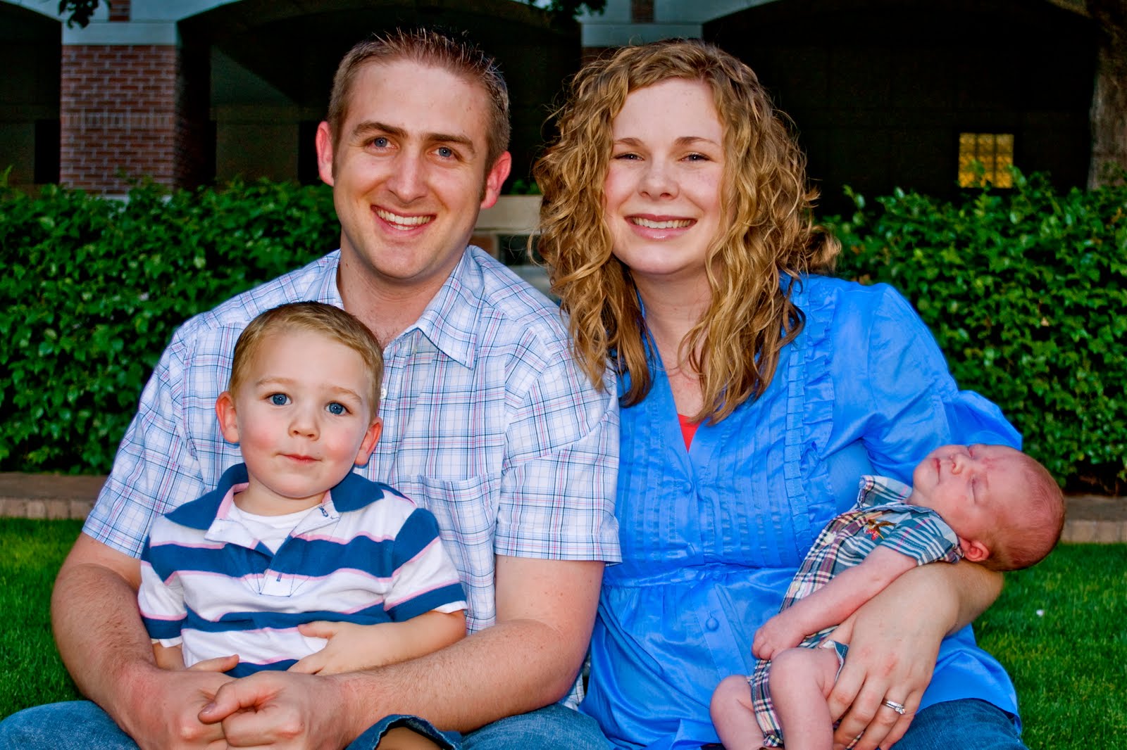 The Garrett Family Family Pics... Aren’t we so cute?!