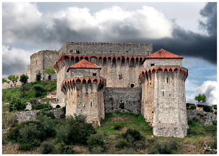 THE MEDIAEVAL VILLAGE OF OUREM