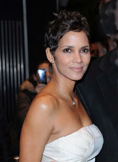 Halle Berry hot tits boobs