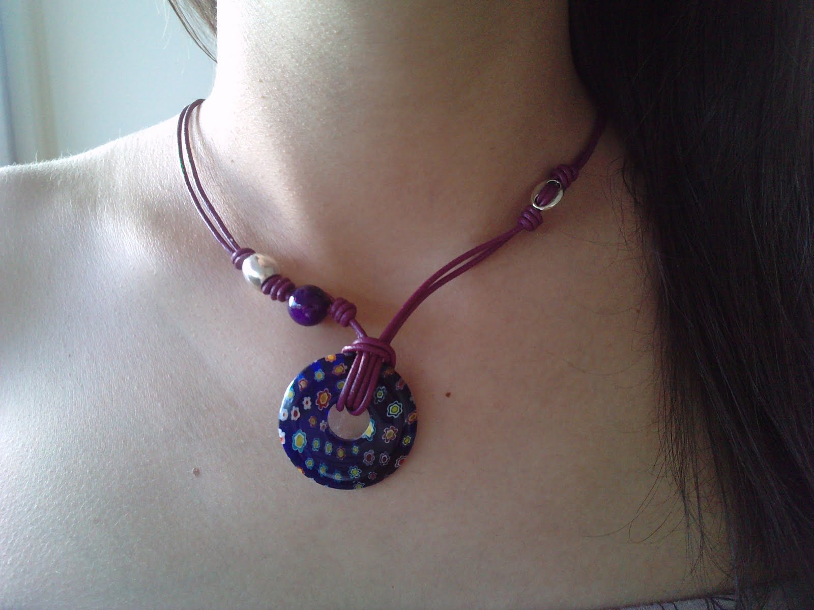 collares de moda Collar+en+cuero+violeta