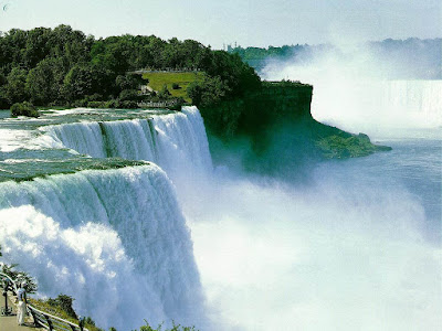 Niagara is a big waterfall on