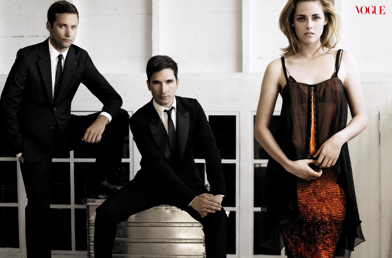 http://2.bp.blogspot.com/_Jl-Jl0Wmy4w/TTc80lMDsaI/AAAAAAAAAJI/Gw9FUtaGyDc/s1600/www.expostas.com+Kristen+Stewart+-+Vogue+magazine+February+2011008.jpg