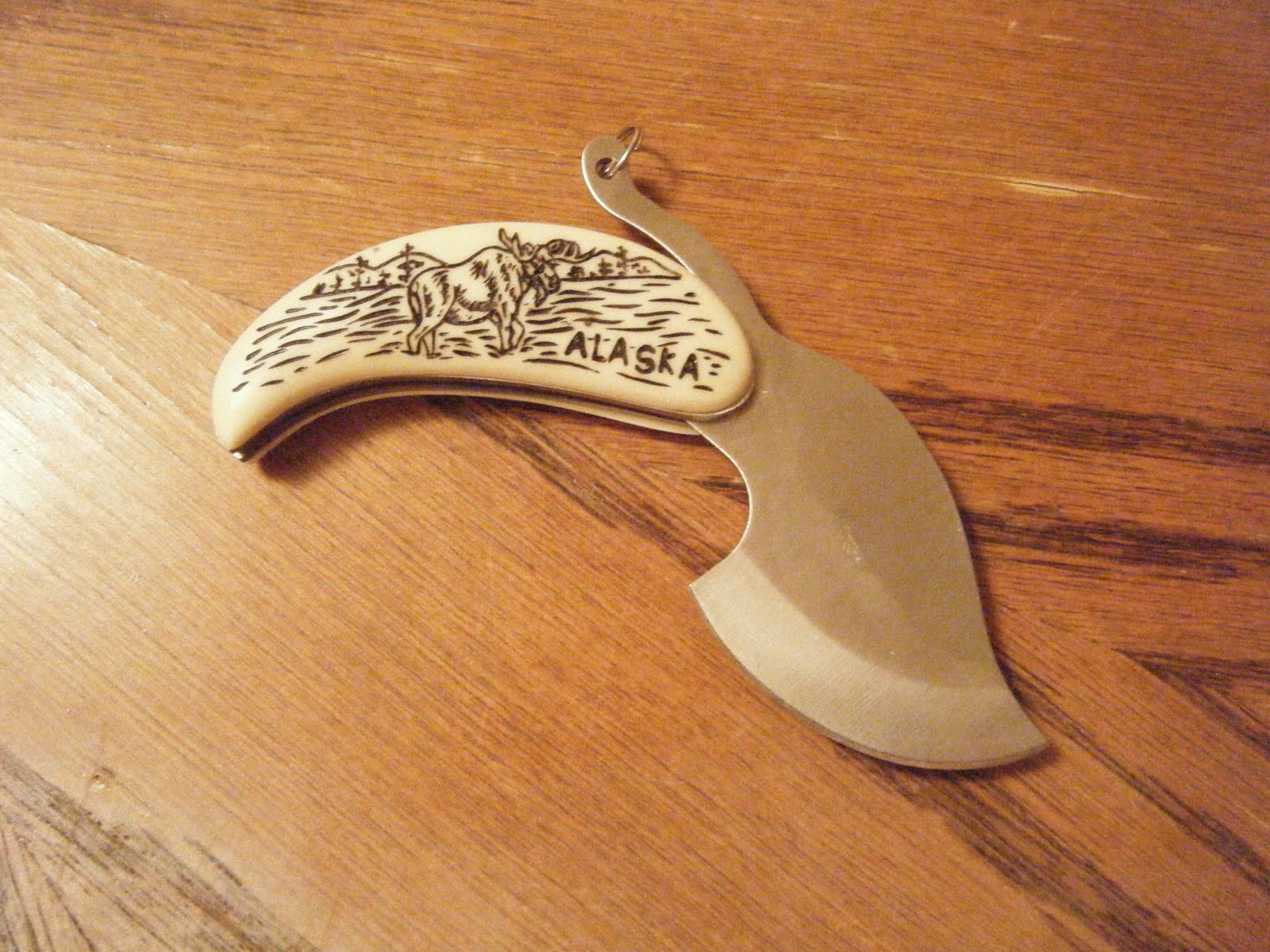 Help for the Fergusons..... Item 35 Alaskan Ulu Knife