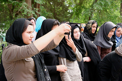 3065503673 d35a0860c7 z Photographing Iranian Girls