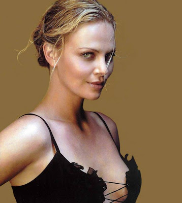 Charlize beautiful long blonde hairstyle Oct 8, 2010