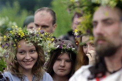 [Pagans+neo+Russia_summer_solstice+AP+Sergey+Ponomarev.jpg]