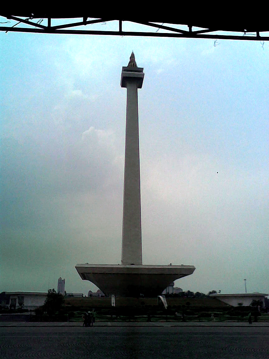 [tugu1.gif]