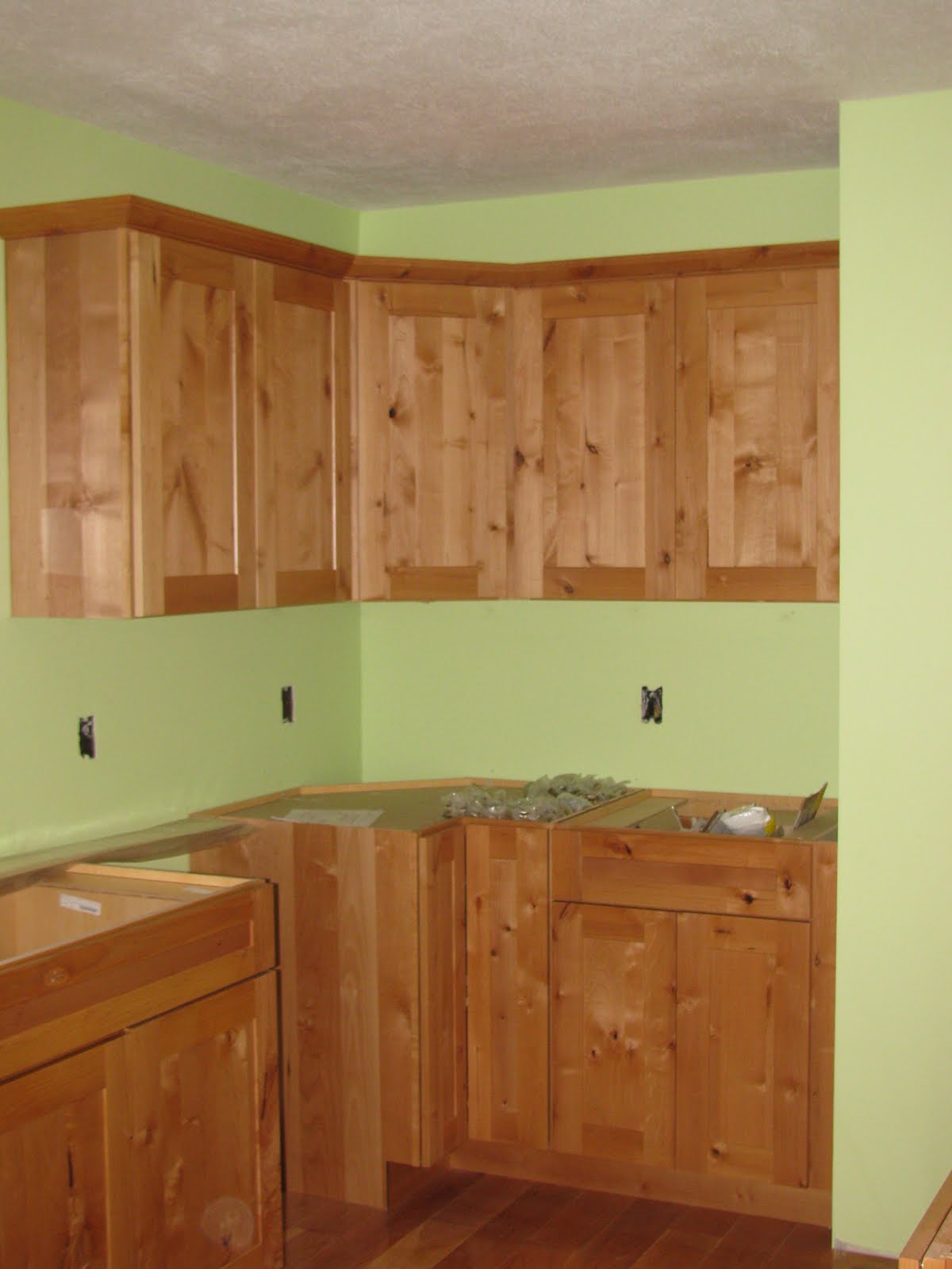 Crown molding for kitchen cabinets And finally a close up of the crown molding.