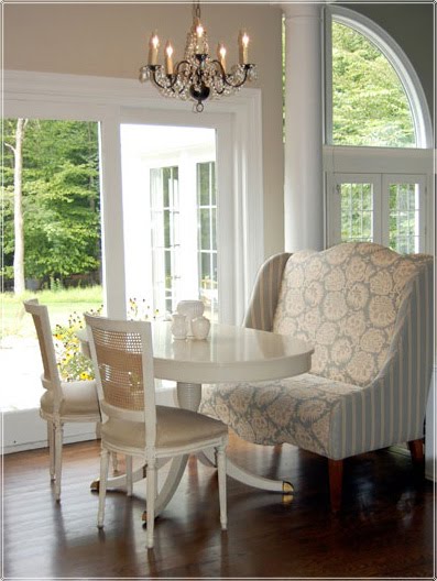 belle maison: Mix it up with Dining Room Seating