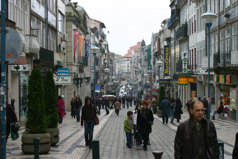 [800px-Rua_de_Santa_Catarina.jpg]