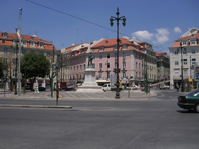 [cais-do-sodre-praca.jpg]