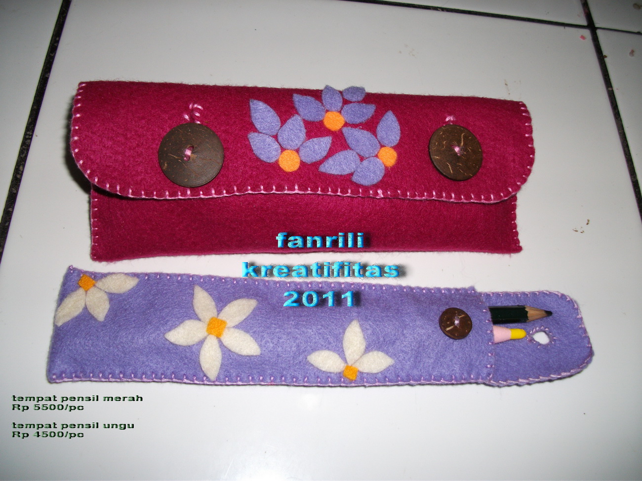 Tempat pensil dari kain flanel yang sederhana dan imut.