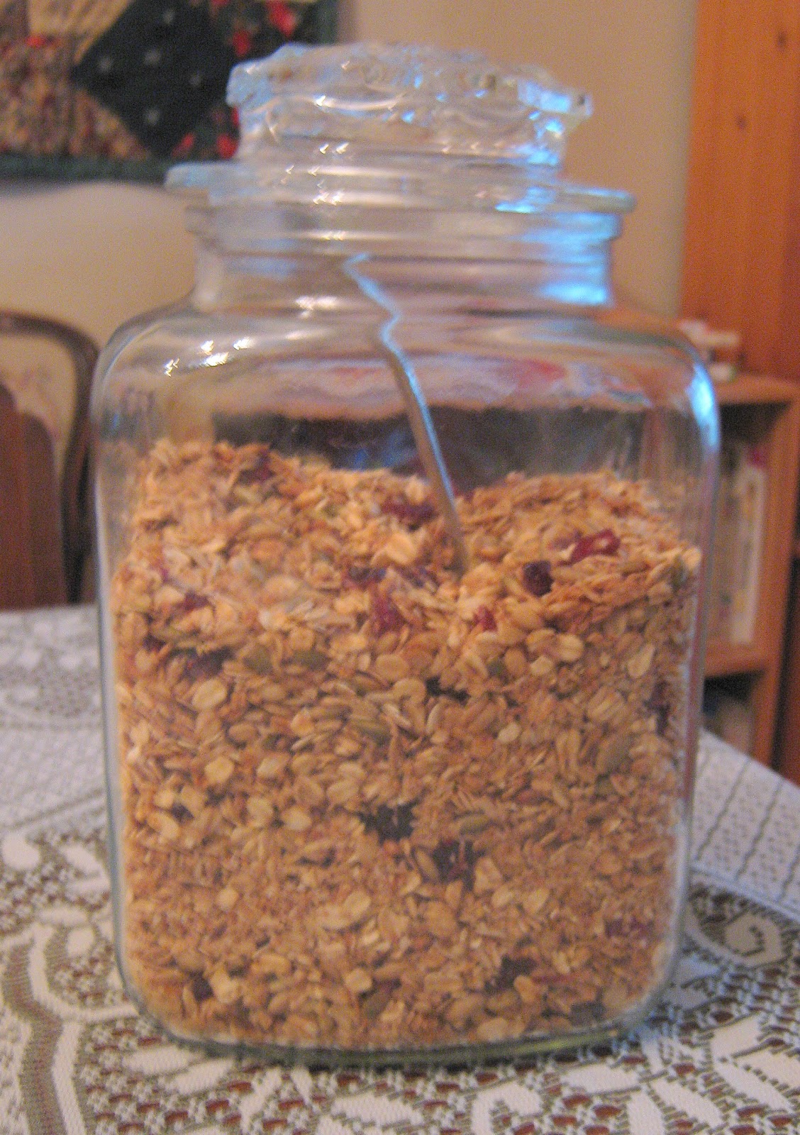 Abundance on a Dime: GIFTS FROM THE KITCHEN: Christmas Granola