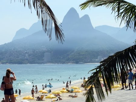 [praia-ipanema-verao-g-20091221[1].jpg]