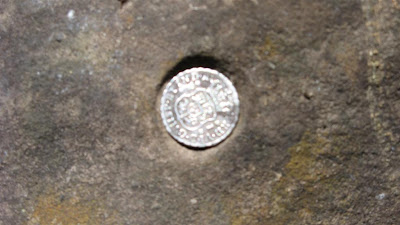 Moneda en roca - Pistas IMG_1375+%28Large%29