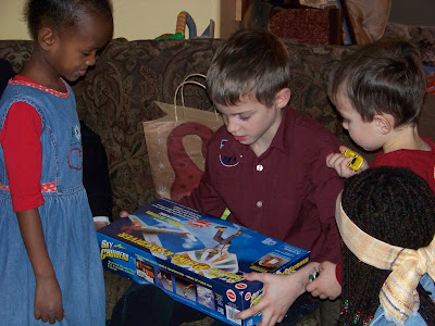 antonyms Protector,mar