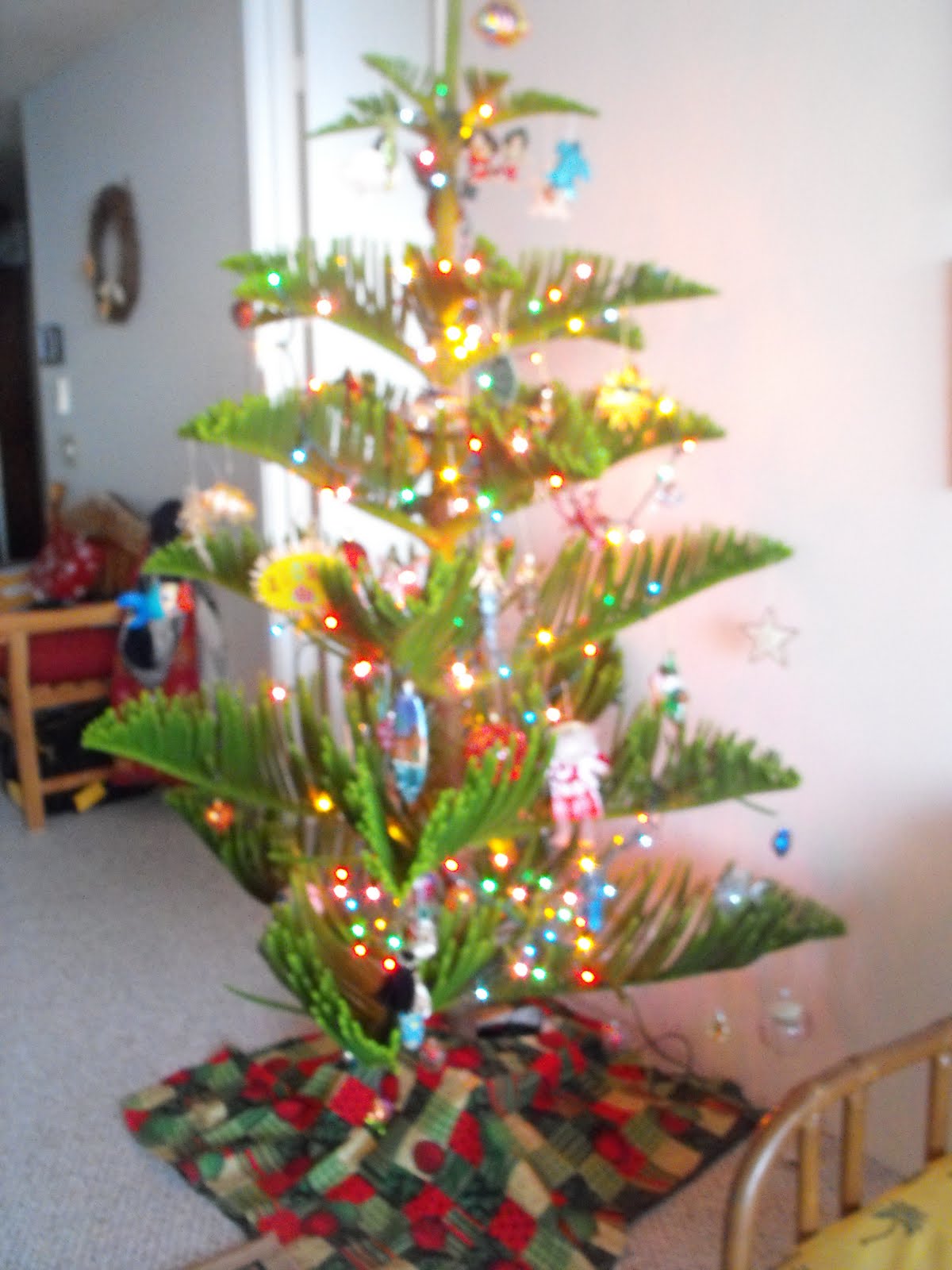 Liz Living Life in Hawaii Hawaiian Christmas Tree