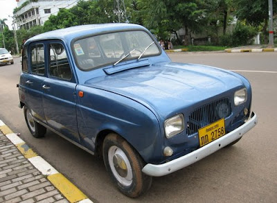 11+old+car+Vientiane..jpg
