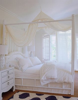 Decorating White Bedroom