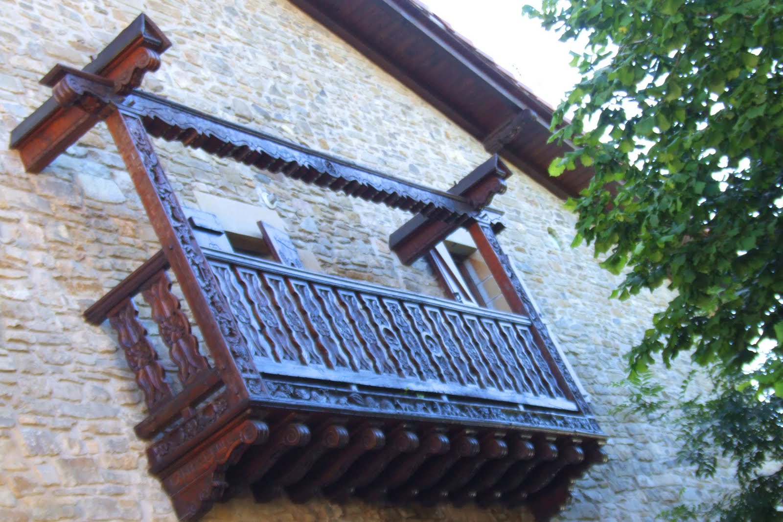 El camino a Santiago de Compostela: Larrasoaña, villa de francos…