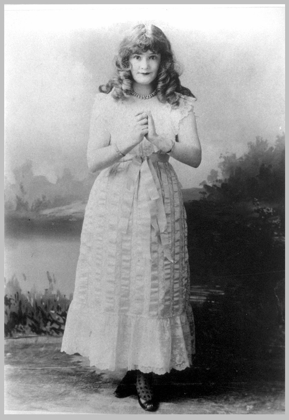 [Lotta+Crabtree-3.JPG]