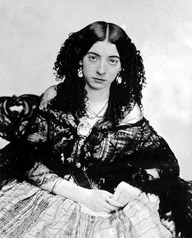 [lola-2.JPG]