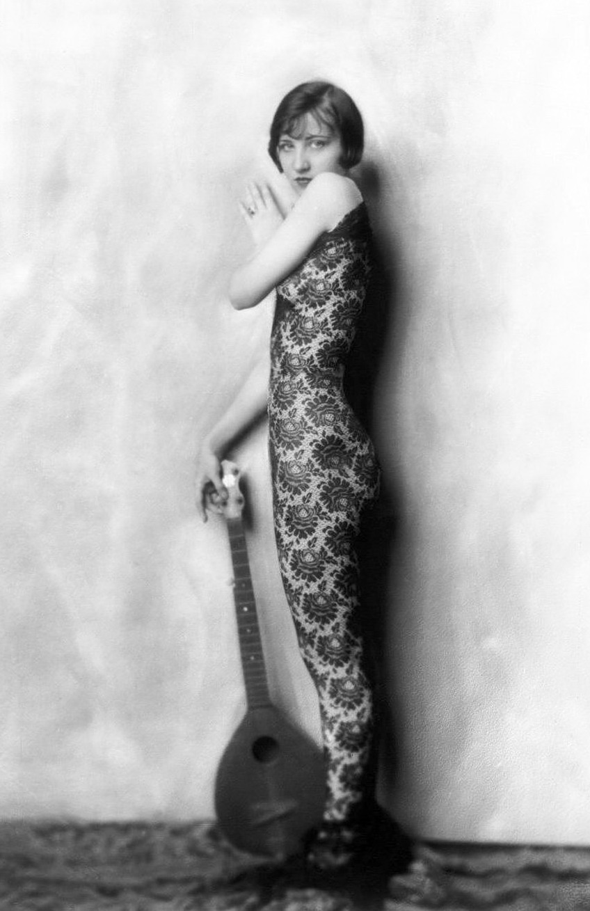 [zieg-girl-405.jpg]