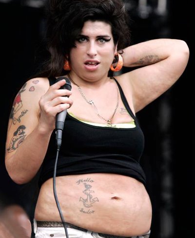 Amy winehouse boob shot 12