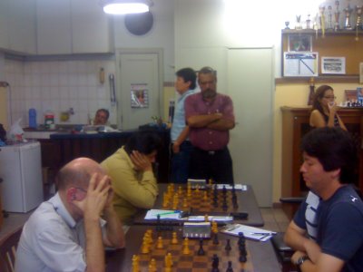 Enxadrista  Simultânea com o Campeão Brasileiro GM Krikor em Bauru