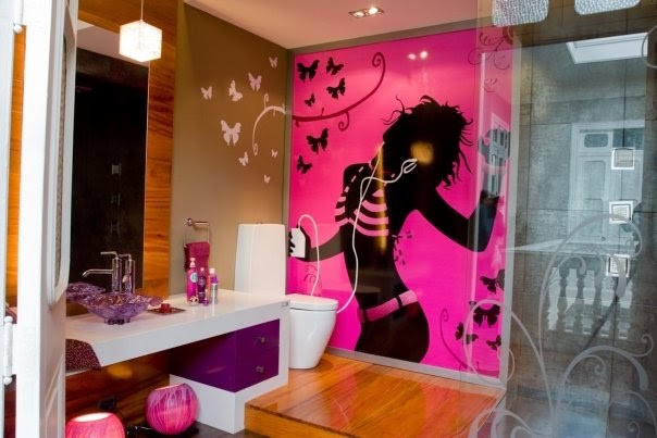 Diseño de baño fucsia para jovensitas con mariposas | Diseños de Baños